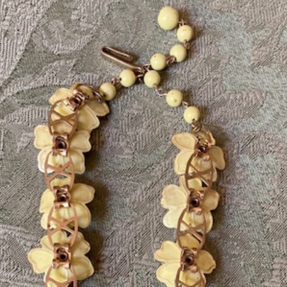 Vintage 1950's Necklace 🌼 - Picture 4 of 6